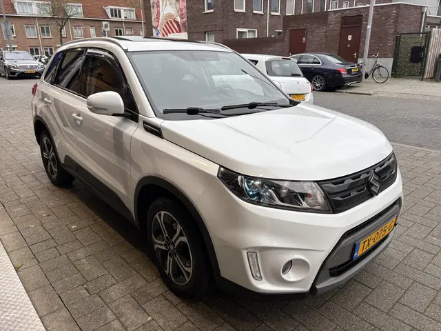 Suzuki Vitara 1.6 High Executive 2016 Benzine 6