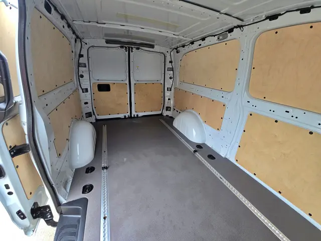 Mercedes-Benz Vito 116 CDI L3 H1 2024 Diesel 26