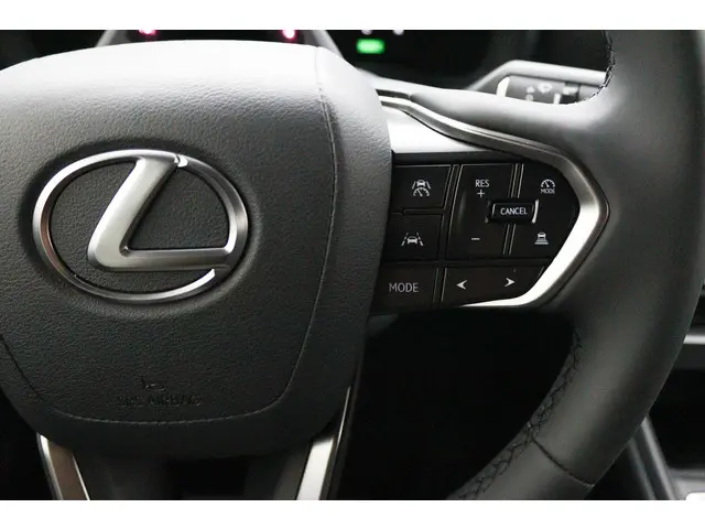 Lexus LBX 2WD 2024 Hybride Benzine 19