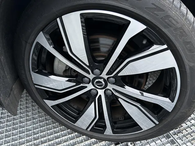 Volvo XC40 Recharge P8 AWD R-Design 2020 Elektrisch 4