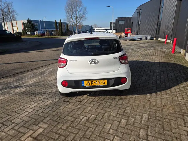 Hyundai i10 1.0i i-Motion Comfort Plus 2019 Benzine 6