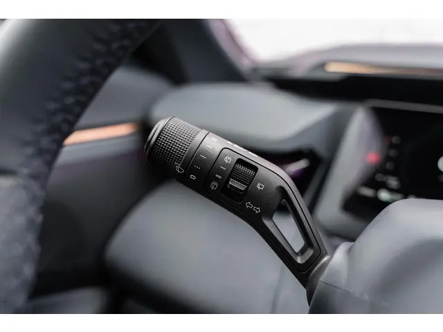 Lynk & Co 08 1.5 More 2026 Hybride Benzine 34