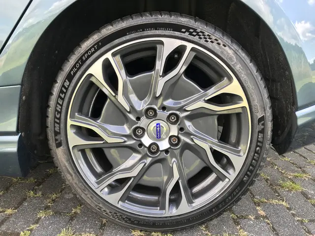 Volvo V40 1.6 T3 Summum 2012 Benzine 10