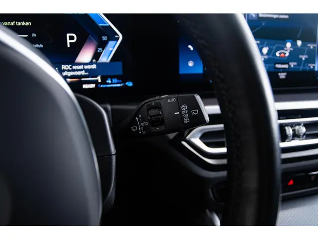 BMW 3 Serie Touring 330e xDrive 2023 Hybride Benzine 47