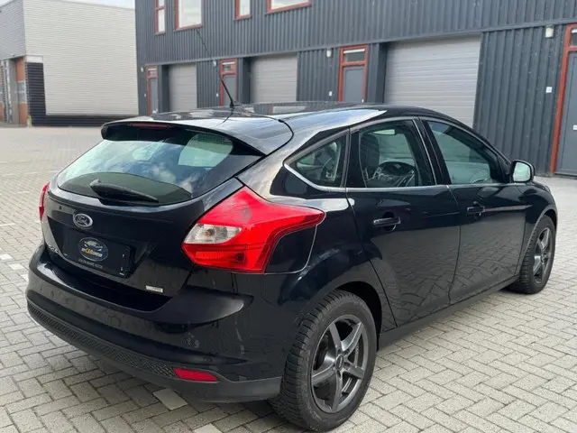Ford Focus 1.0 EcoBoost 2012 Benzine 8