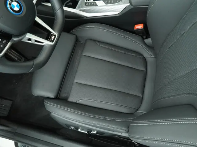 BMW 3 Serie Touring 330e 2025 Hybride Benzine 13