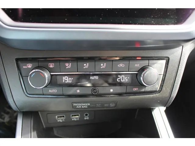 SEAT Arona 1.0 TSI Style Business Intense 2018 Benzine 20