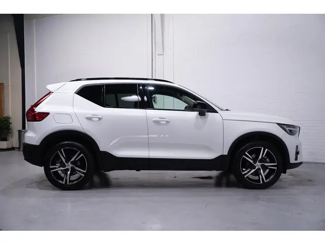 Volvo XC40 2.0 B4 Ultra Dark 2024 Benzine 6