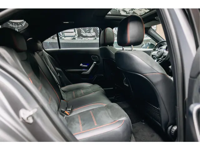 Mercedes-Benz A-Klasse 250 e 2020 Hybride Benzine 17