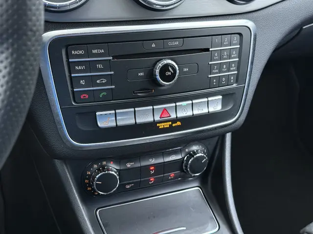 Mercedes-Benz CLA 180 AMG line 2016 Benzine 30