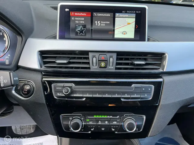 BMW X1 sDrive18i High Executive 2019 Benzine 28