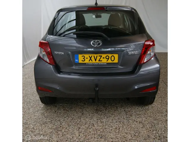 Toyota Yaris 1.0 VVT-i Now Top 5 editie 2014 Benzine 5