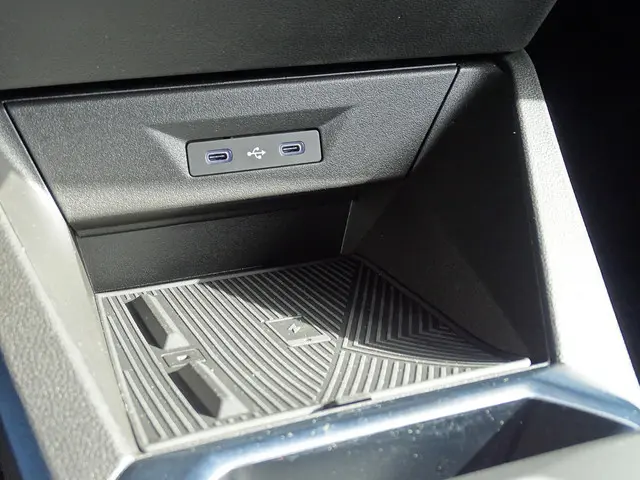 Renault Clio 1.2 TCe 115 techno 2026 Benzine 28