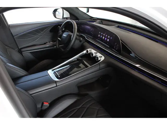 Omoda 9 SHS 1.5T-GDi SHS-P Premium 2026 Hybride Benzine 13