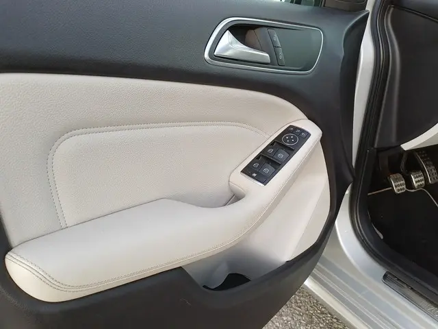 Mercedes-Benz B-Klasse 180 Prestige 2013 Benzine 29