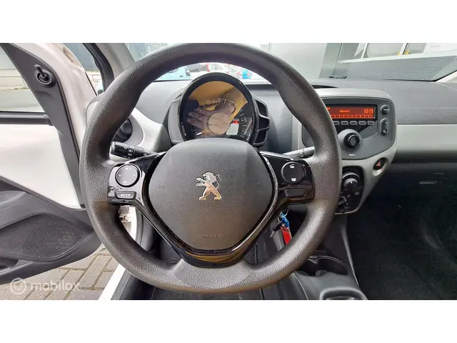 Peugeot 108 1.0 e-VTi Active 2015 Benzine 16