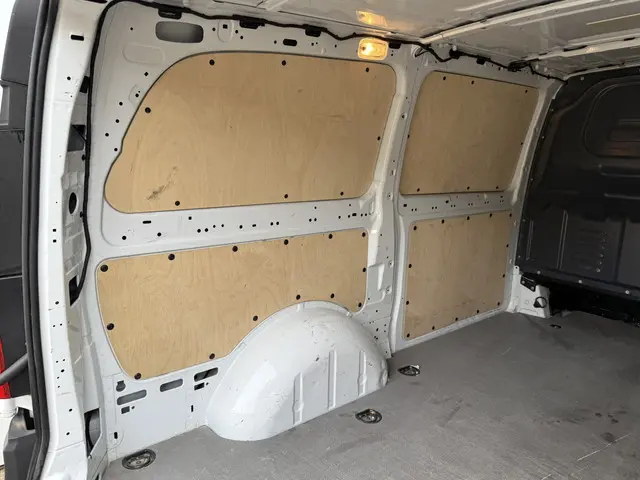Mercedes-Benz Vito 116 1.9 CDI 2024 Diesel 13