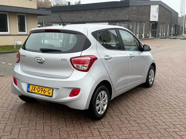 Hyundai i10 1.0i i-Motion Comfort 2017 Benzine 6
