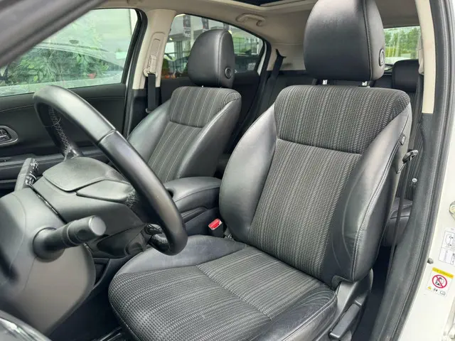 Honda HR-V 1.5 i-VTEC Executive 2017 Benzine 4