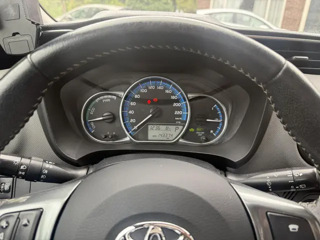 Toyota Yaris 1.5 Hybrid Aspiration 2015 Hybride Benzine 14