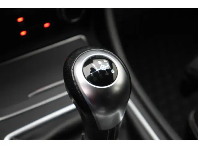 Mercedes-Benz A-Klasse 180 Ambition 2016 Benzine 40