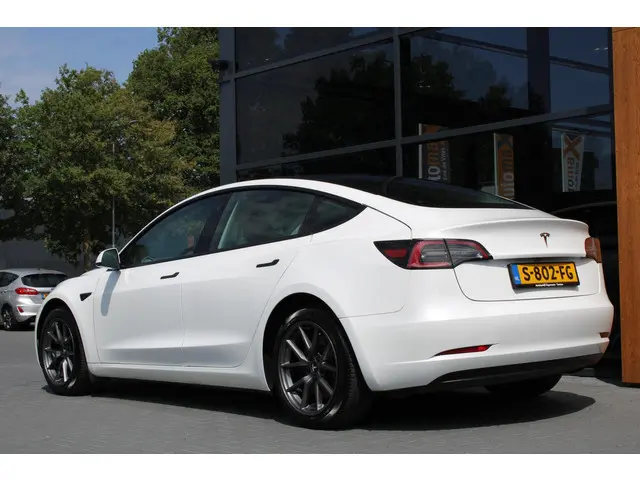 Tesla Model 3 Standard RWD Plus 60 kWh 2022 Elektrisch 17