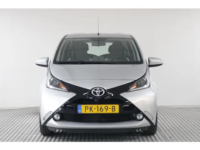 Toyota Aygo 1.0 VVT-i x-play 2017 Benzine 27