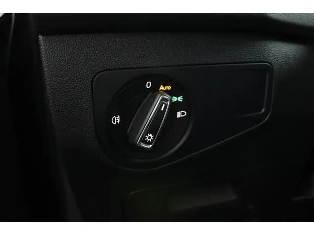 Volkswagen Tiguan 1.5 TSI 150pk DSG Life 2022 Benzine 35