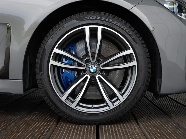 BMW 7 Serie Sedan 745e 2021 Hybride Benzine 6