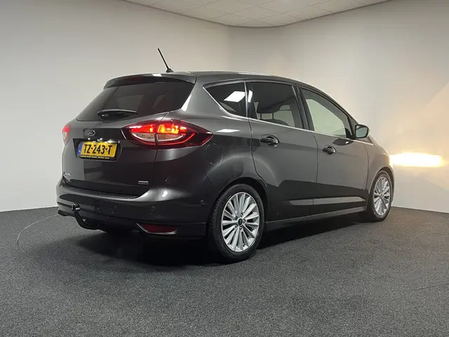 Ford C-MAX 1.5 Titanium 2018 Benzine 40