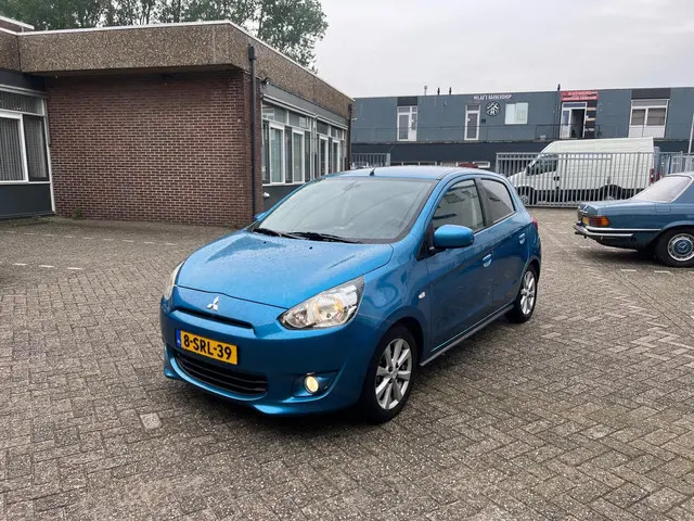 Mitsubishi Space Star 1.2 Intense+ 2013 Benzine 16