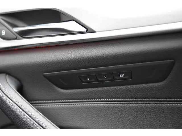 BMW 5 Serie Touring 520i High Executive 2018 Benzine 31