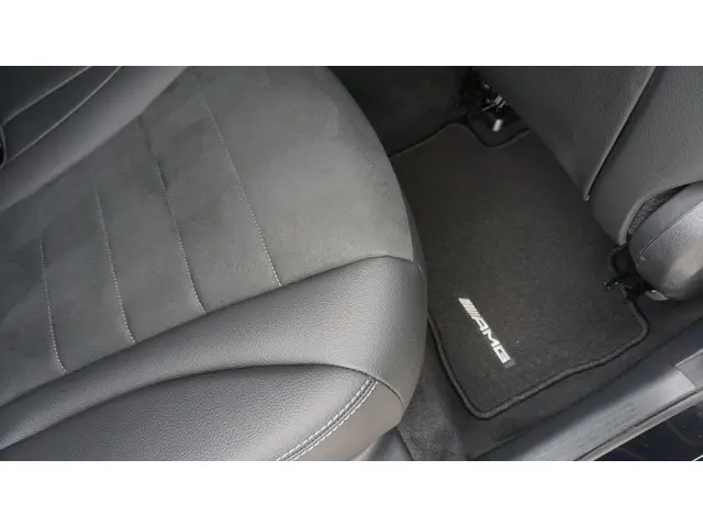 Mercedes-Benz GLC Coupé 300 245pk 4MATIC 2017 Benzine 25