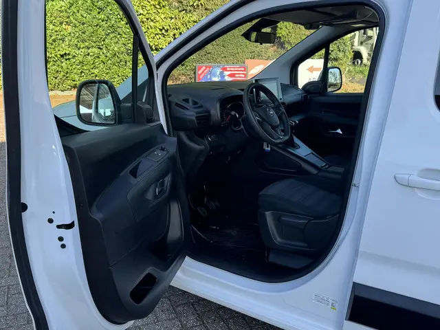 Opel Combo Tour 1.2 Turbo L1H1 Edition 2019 Benzine 11