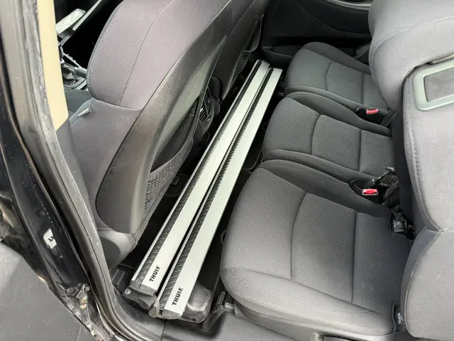 Kia Carens 2.0 GDi First Edition 7 pers 2013 Benzine 6