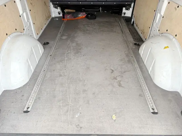 Mercedes-Benz Vito 116 1.9 CDI 2023 Diesel 13