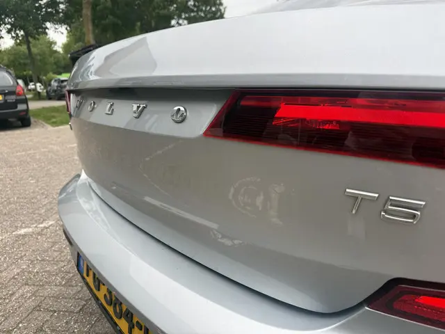 Volvo S90 2.0 T5 2017 Benzine 14