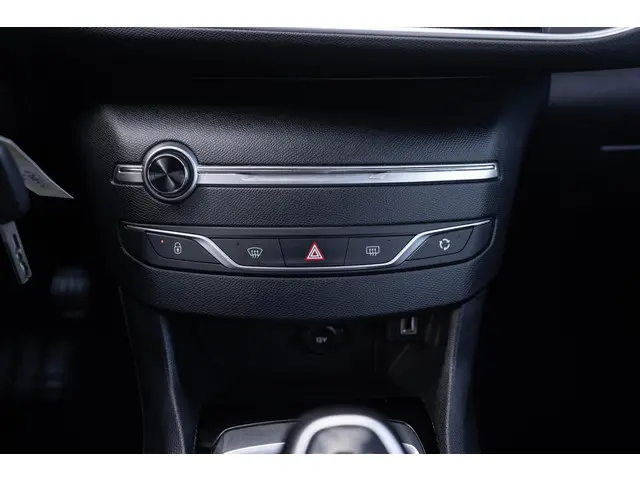 Peugeot 308 1.5 HDI Active Pack 2020 Diesel 34