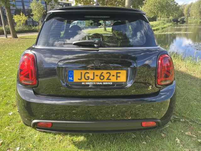 MINI Electric Mini spec.edit. yours 2022 Elektrisch 4