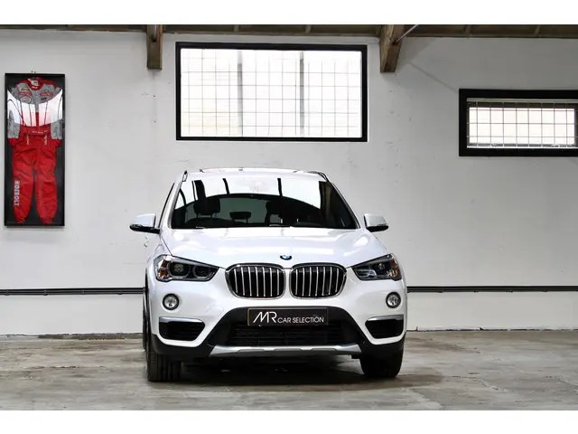 BMW X1 xDrive20i High Executive 2017 Benzine 3