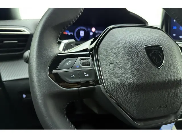 Peugeot 2008 1.2 Hybrid 145 Allure 2025 Hybride Benzine 16