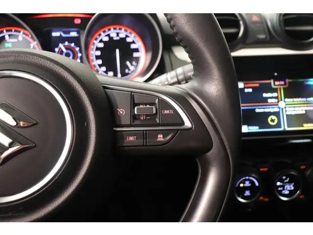 Suzuki Swift 1.0 Stijl Smart Hybrid 2018 Benzine 21