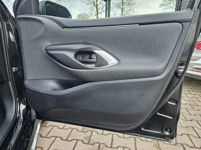 Toyota Yaris 1.5 Hybrid Active 2021 Hybride Benzine 26