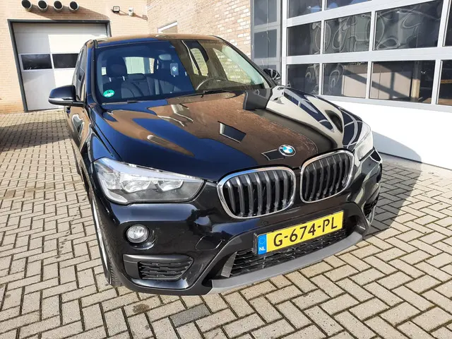 BMW X1 sDrive18i Executive 2017 Benzine 13