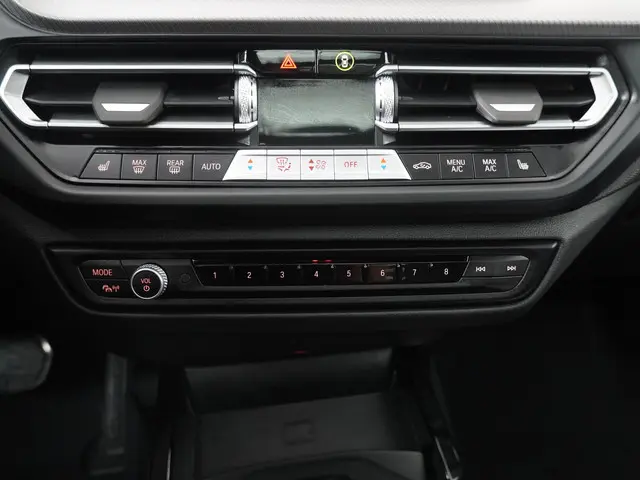 BMW 2 Serie Gran Coupé 220 2024 Benzine 16