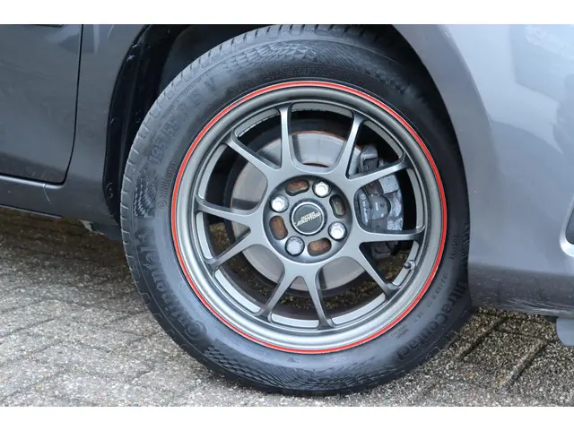 Toyota Yaris 1.0 VVT-i Aspiration, Trekhaak 2017 Benzine 3