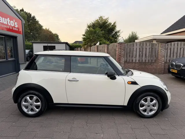 MINI One Mini 1.6 Business Line Org NL 2012 Benzine 9