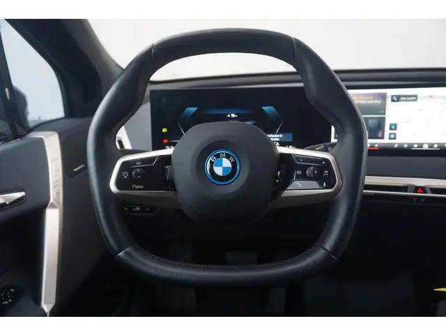 BMW iX xDrive40 2023 Elektrisch 12