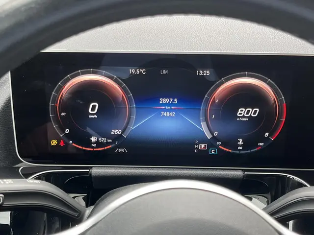 Mercedes-Benz B-Klasse 180 Launch Edition 2020 Benzine 56