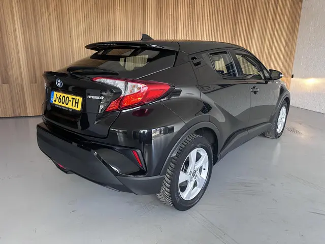 Toyota C-HR 1.8 Hybrid Energy 2018 Hybride Benzine 14